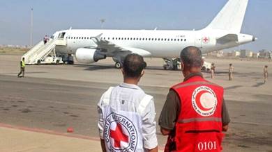السودان.. وصول أول طائرة مساعدات للصليب الأحمر